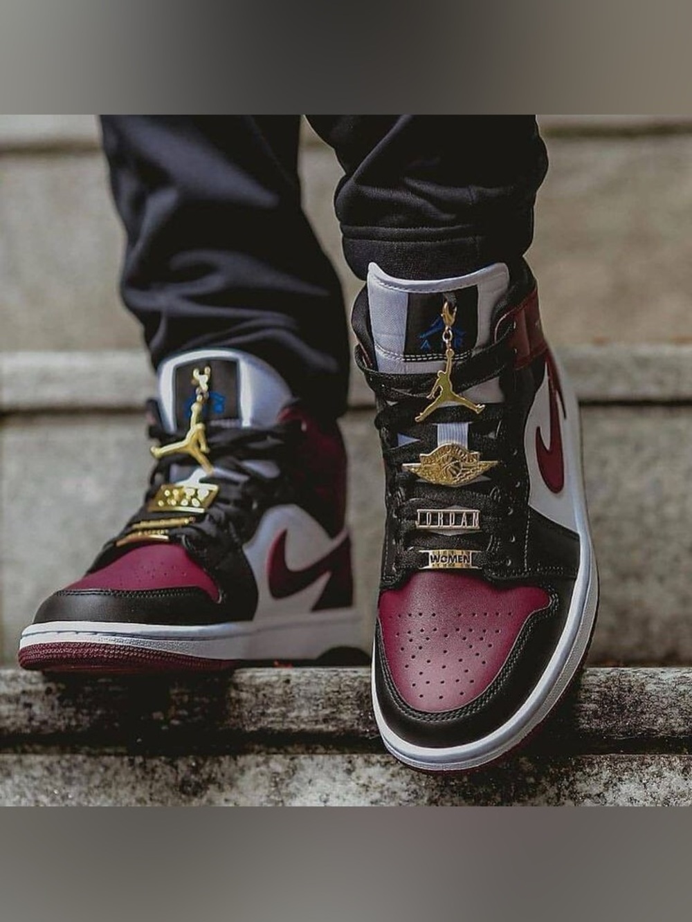 **TRADE Jordan 1s Beetroot/gold pendants size 7.5